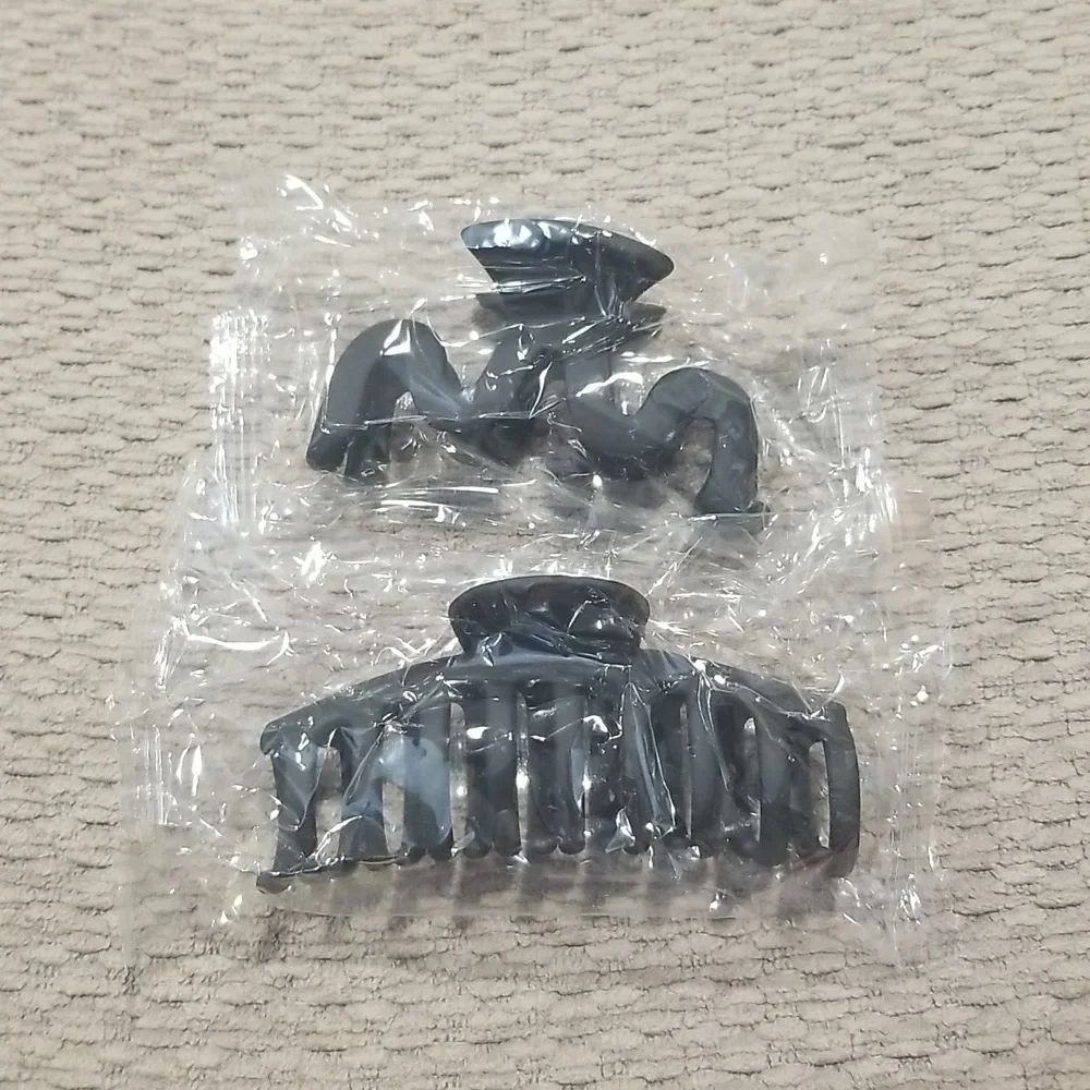 Hair Clips - Picture 1 of 4